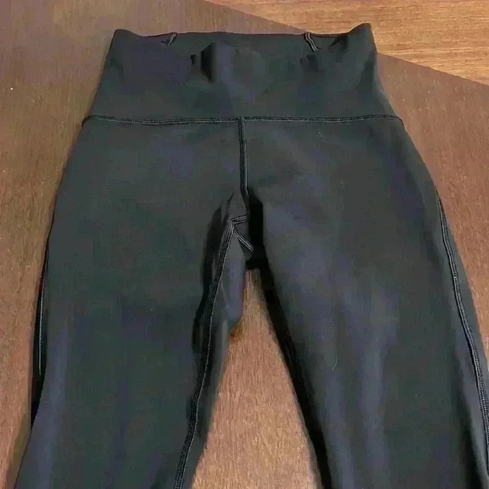 Lululemon black mesh legging